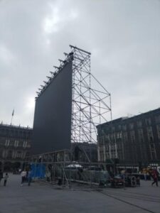 PANTALLA EN ZOCALO 2